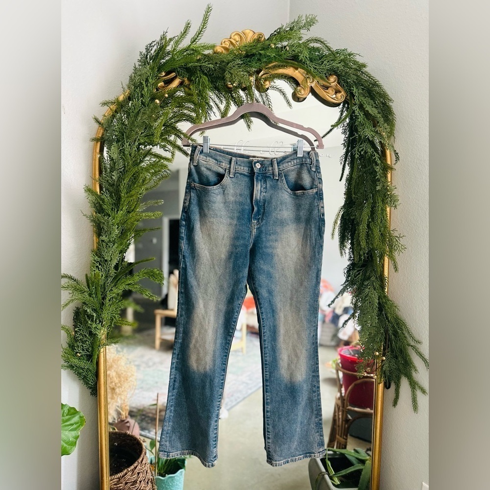 Free people low maintenance Midrise crop jeans nwot size 30